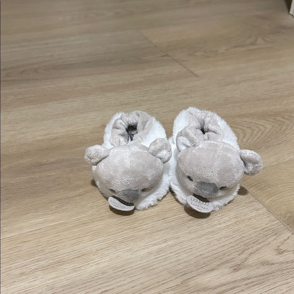Adorable Bear Kids Slippers in Cream and White